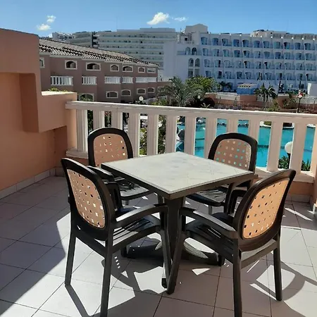 Appartement Spacious House With Sea Views And Pool