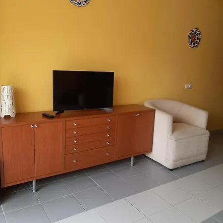 Spacious House With Sea Views And Pool
